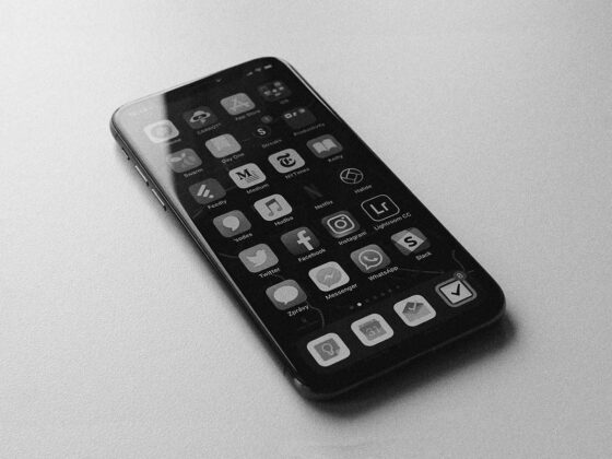Black and white image of an iPhone X